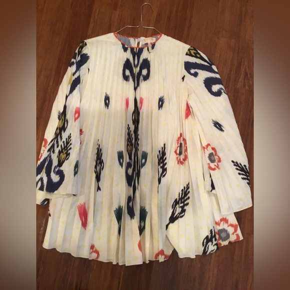 Beautiful pleated dress! - Picture 2 of 2